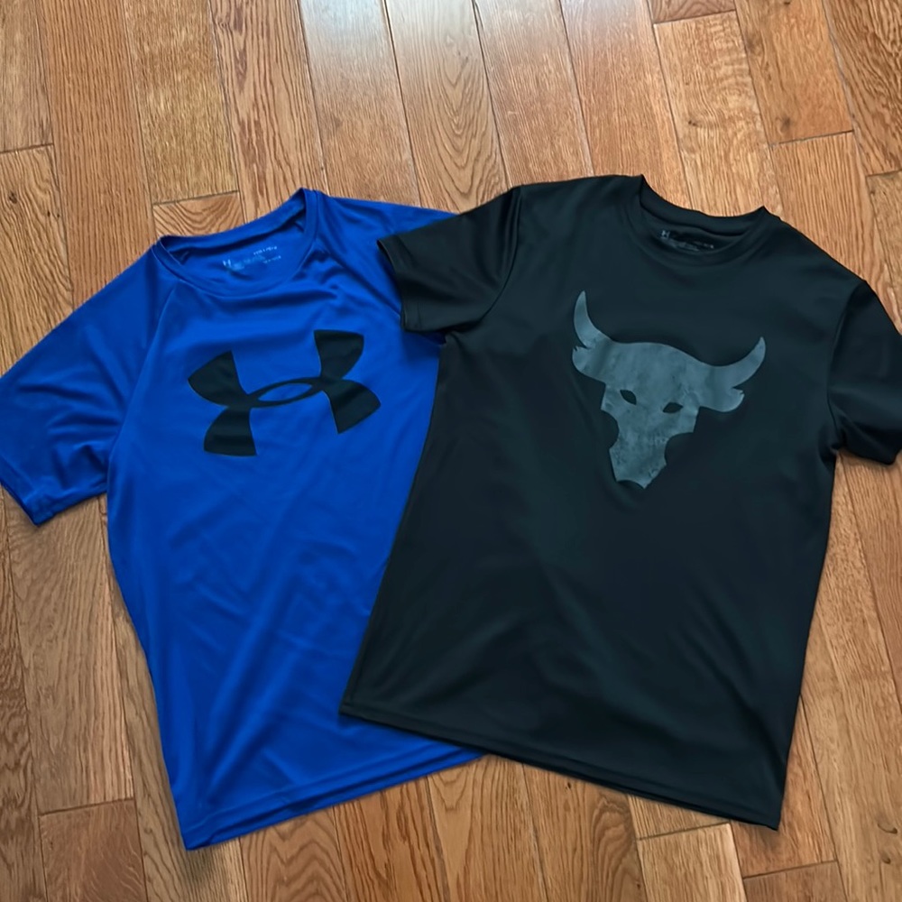 Under Armour boys shirt sleeve shirts. Size Medium. Loose fit. Royal blue/black